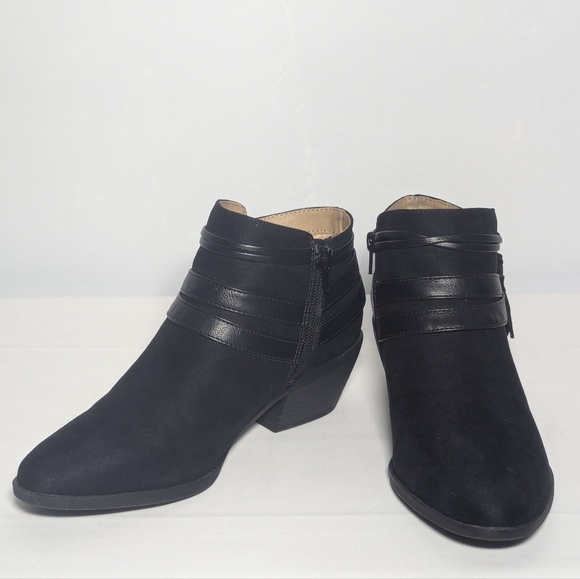 NEW Life Stride Womens Paloma Ankle Bootie black suede Sz 8 wide - Picture 2 of 4